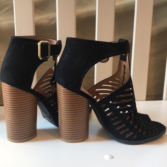 ❗️NWOT❗️Qupid Chunky Heels - Picture 3 of 4